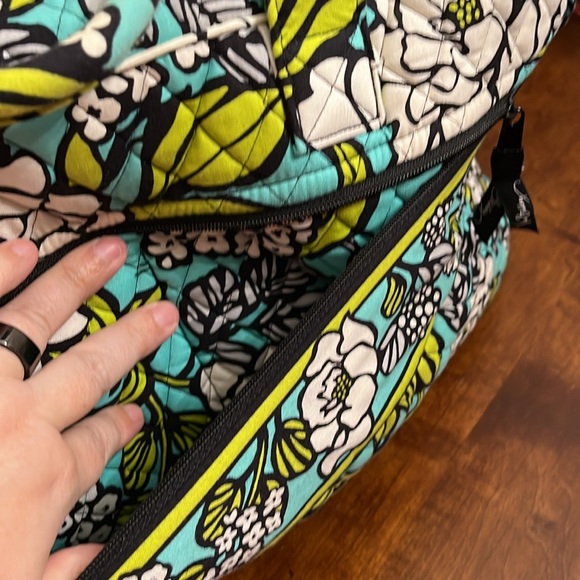 Vera Bradley retired island blooms two handle weekender tote w/shoulder strap - Picture 8 of 16